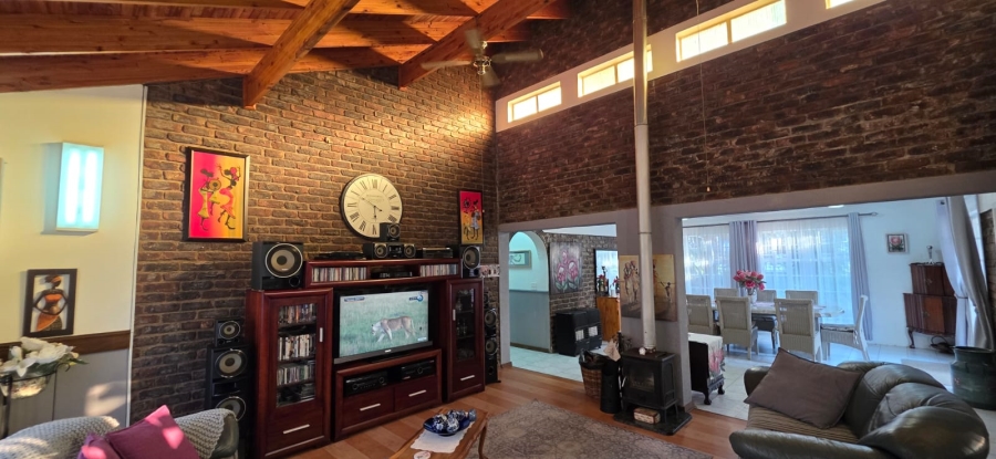 5 Bedroom Property for Sale in Wilkoppies North West